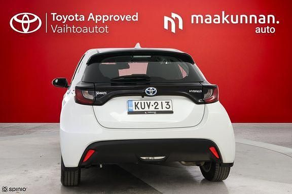 Käytetty Toyota Yaris Active 114 HP (83 kW) 2022 Valkoinen Viistoperä