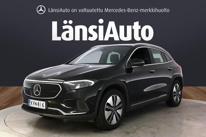Käytetty Mercedes EQA300 Business 167 kW (228 HP) 2024 Musta Katumaasturi