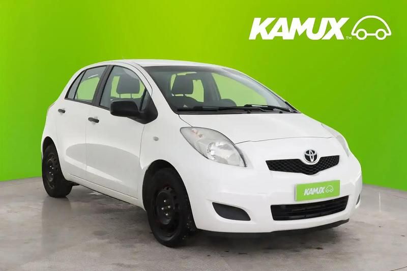 Valkoinen Käytetty 2010 Toyota Yaris Terra Sedan | 6 190 € (Perustarjous) - Kuva 1/4