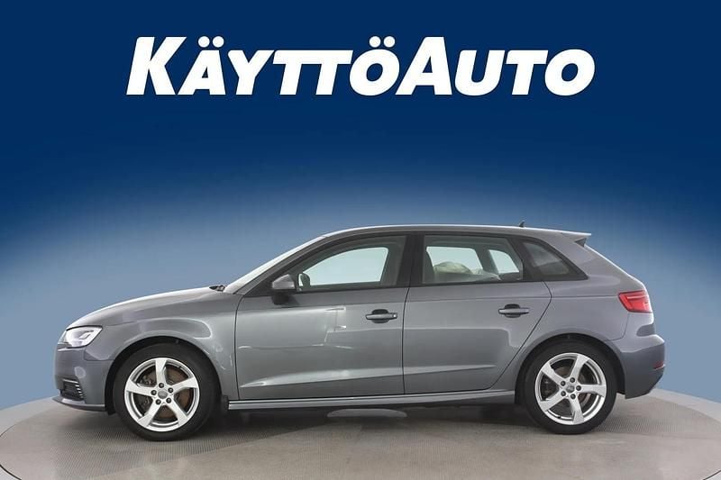 Käytetty Audi A3 Sportback e-tron Business 150 HP (110 kW) 2020 Monsungrau metallic Viistoperä