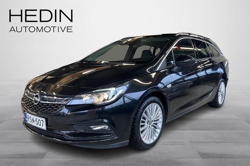 Käytetty Opel Astra Innovation 150 HP (110 kW) 2016 Musta Farmari