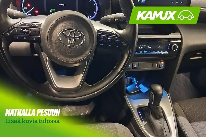 Käytetty Toyota Yaris Cross 92 HP (67 kW) 2022 Ruskea Katumaasturi