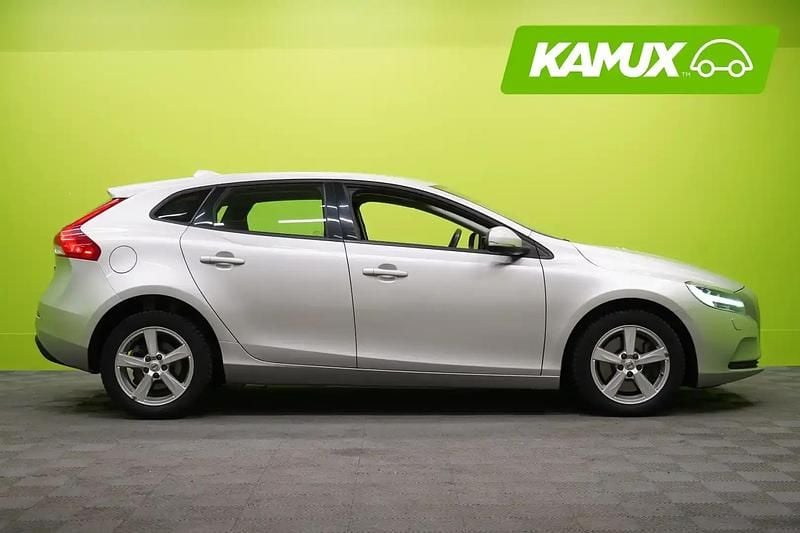Käytetty Volvo V40 Business Edition 120 HP (88 kW) 2018 Hopea / harmaa Sedan