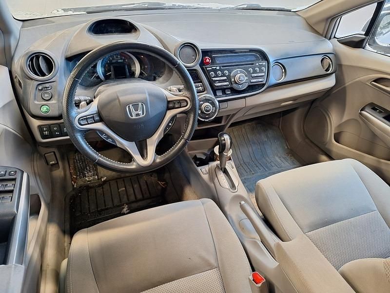 Käytetty Honda Insight Elegance 88 HP (64 kW) 2011 Viistoperä