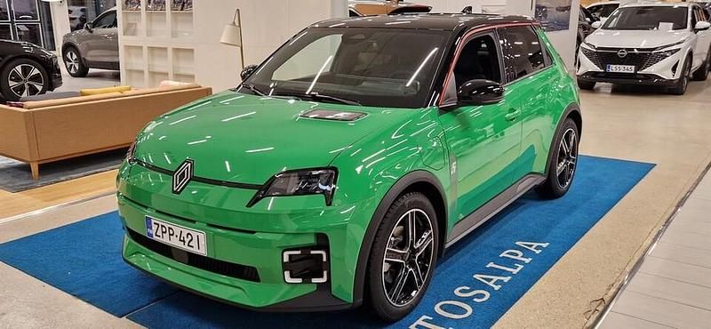 Vihreä Uusi 2025 Renault 5 E-Tech Komfort Viistoperä | 32 900 € (Perustarjous) - Kuva 1/4
