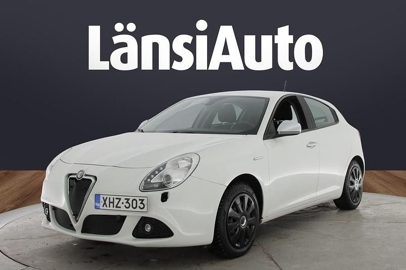 Käytetty Alfa Romeo Giulietta Edizione Speciale 120 HP (88 kW) 2013 Viistoperä