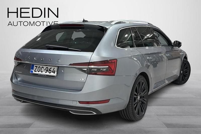 Käytetty Skoda Superb LAURIN & KLEMENT 156 HP (114 kW) 2020 Harmaa Farmari