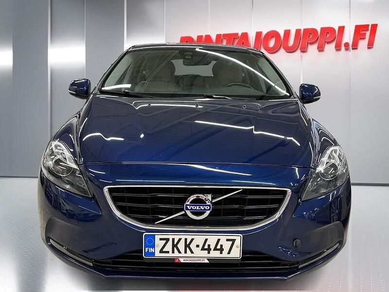 Käytetty Volvo V40 Business Edition 114 HP (83 kW) 2015 Viistoperä