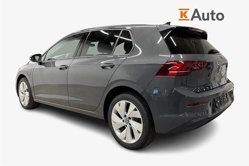 Käytetty VW Golf VIII Comfortline 204 HP (150 kW) 2025 Harmaa Viistoperä