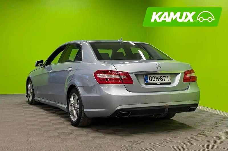 Käytetty Mercedes E220 AMG 170 HP (125 kW) 2012 Sininen Sedan