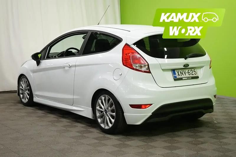 Käytetty Ford Fiesta 95 HP (69 kW) 2016 Valkoinen Viistoperä