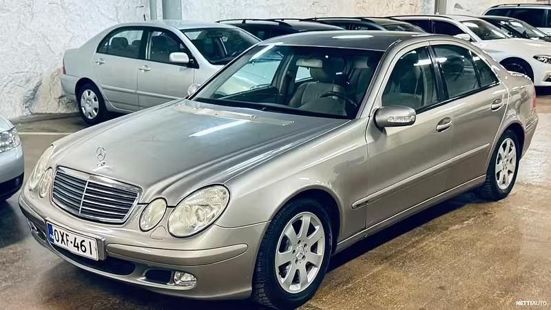 Käytetty Mercedes E200 Business 122 HP (89 kW) 2003 Sedan