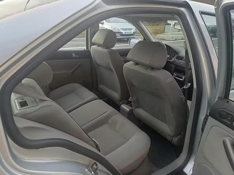 Käytetty VW Bora 105 HP (77 kW) 2003 Sedan