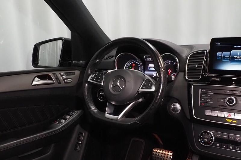 Käytetty Mercedes GLE500 AMG line 333 HP (244 kW) 2017 Katumaasturi