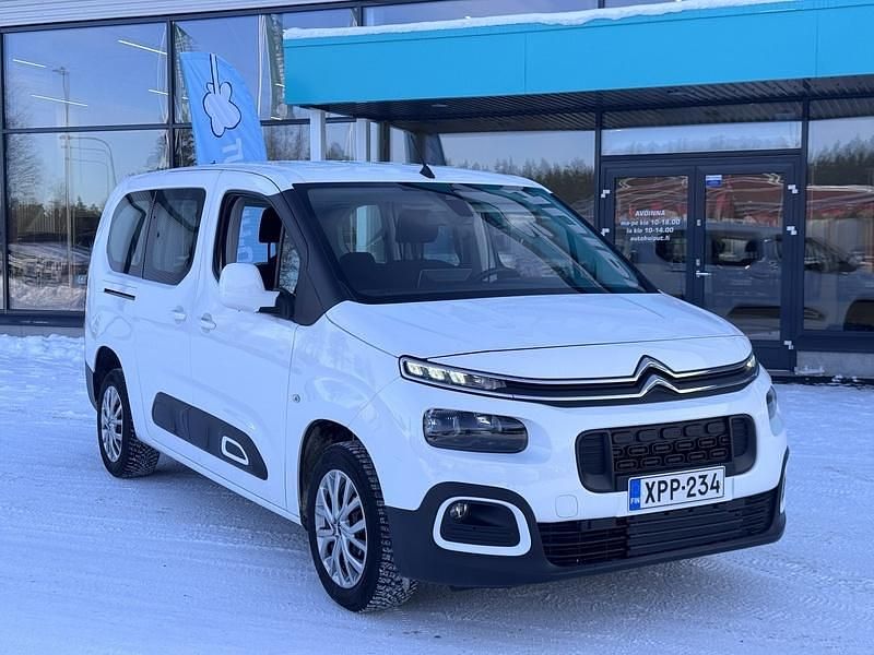 Käytetty Citroën Berlingo Feel 110 HP (80 kW) 2021 Tila-auto