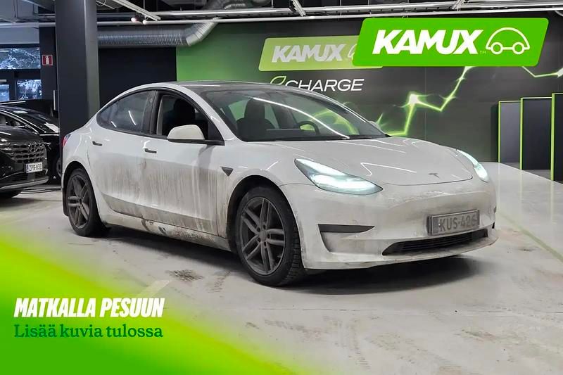 Käytetty Tesla Model 3 Standard Range Plus 239 kW (325 HP) 2021 Valkoinen Sedan