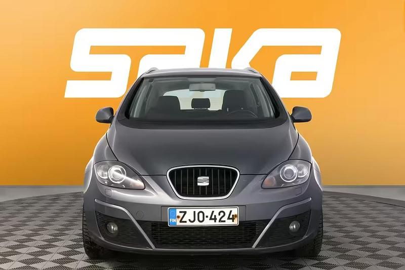 Käytetty Seat Altea XL Copa 140 HP (102 kW) 2012 Tila-auto