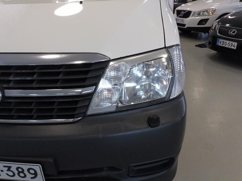 Käytetty Toyota HiAce 117 HP (86 kW) 2010 Valkoinen Van
