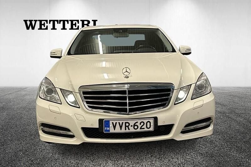 Käytetty Mercedes E200 Business 136 HP (100 kW) 2011 Valkoinen Sedan