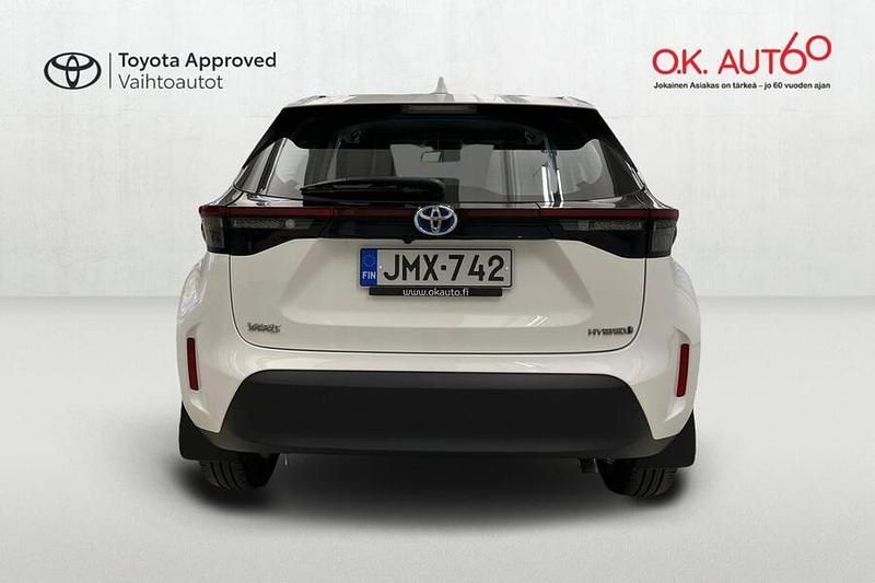 Käytetty Toyota Yaris Cross Active 114 HP (83 kW) 2023 040 / 10 Katumaasturi