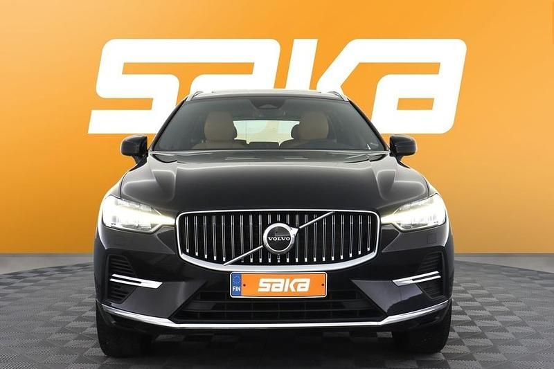 Käytetty Volvo XC60 Plus 350 HP (257 kW) 2023 Katumaasturi