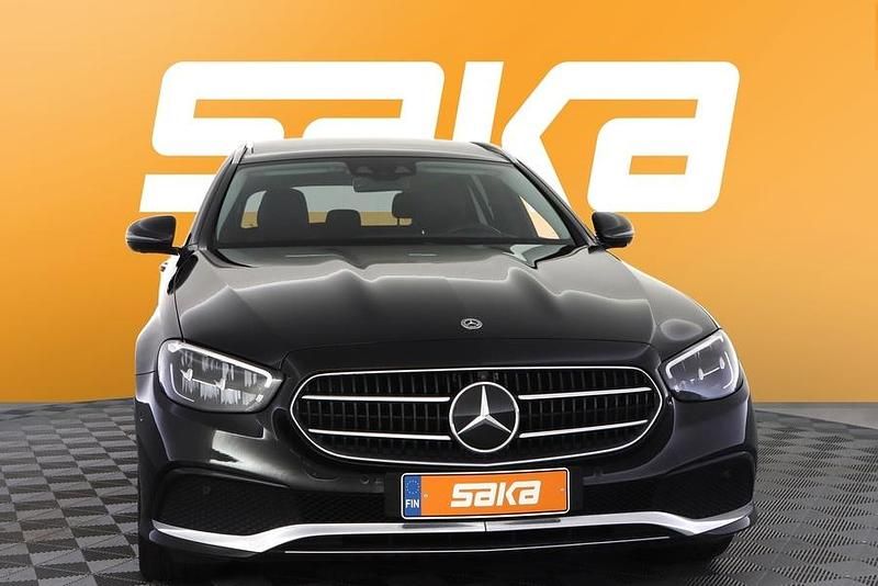 Käytetty Mercedes E300 Avantgarde 313 HP (230 kW) 2022 Farmari