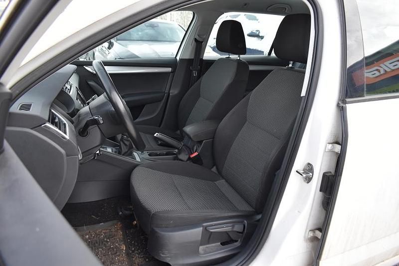 Käytetty Skoda Octavia Ambition 150 HP (110 kW) 2017 Farmari