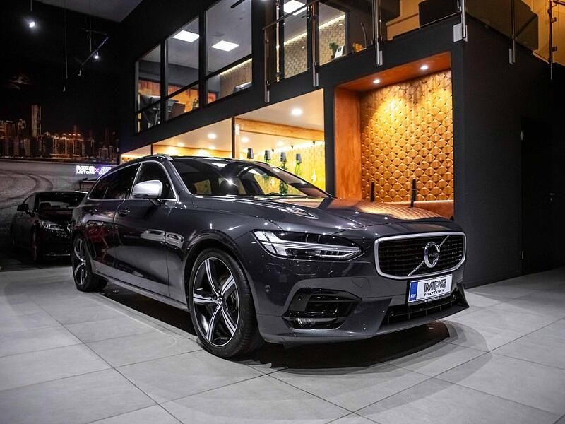 Musta Käytetty 2017 Volvo V90 Farmari | 39 890 € - Kuva 1/4
