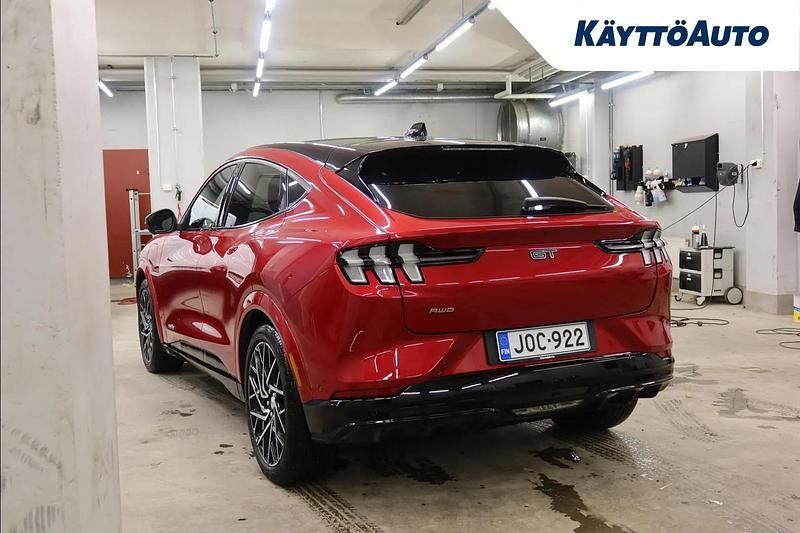 Käytetty Ford Mustang Mach-E GT 358 kW (487 HP) 2025 Punainen Katumaasturi