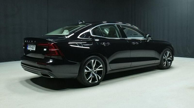 Käytetty Volvo S60 Business Edition 392 HP (288 kW) 2021 Musta Sedan