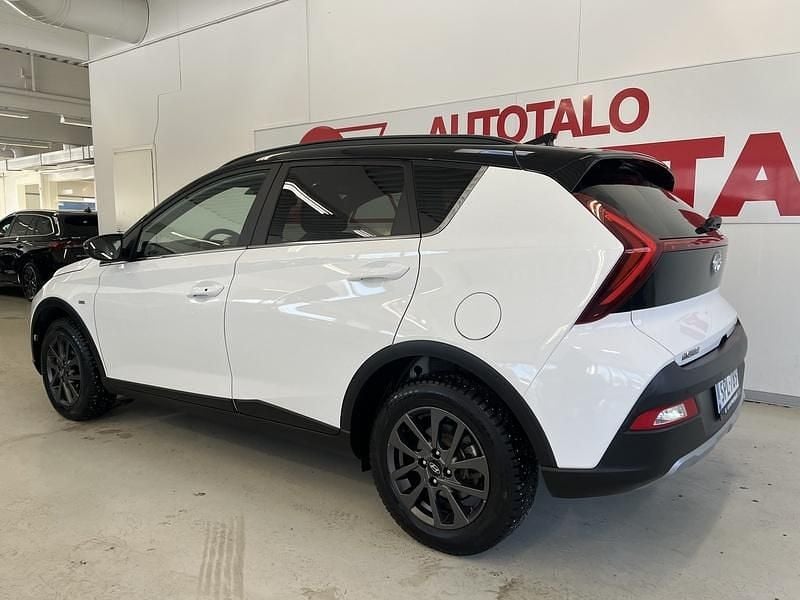 Käytetty Hyundai Bayon 120 HP (88 kW) 2023 Valkoinen Katumaasturi