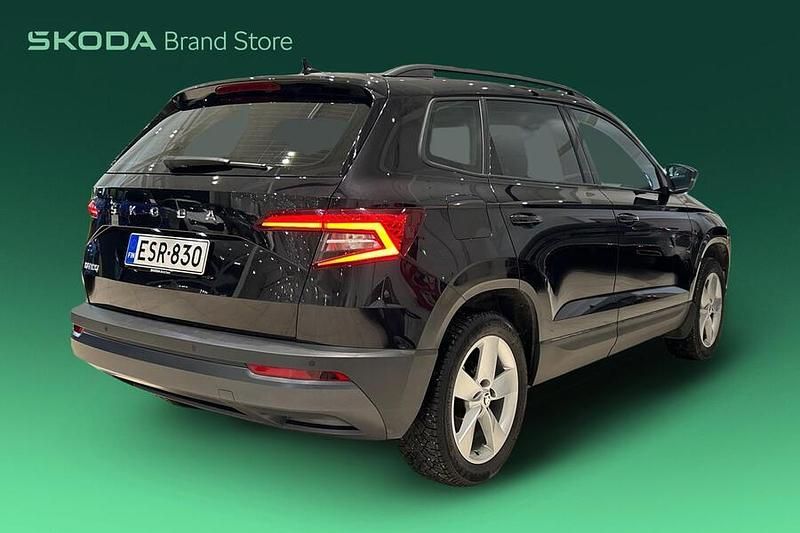 Käytetty Skoda Karoq Clever 150 HP (110 kW) 2021 Katumaasturi