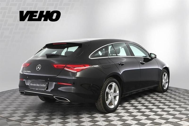 Käytetty Mercedes CLA250e Business 160 HP (117 kW) 2022 Musta Sedan