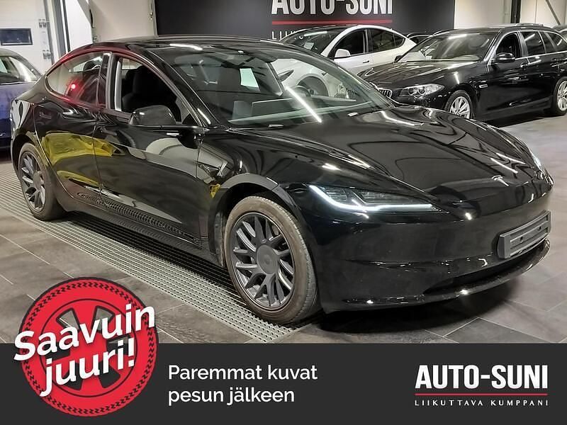 Käytetty 2024 Tesla Model 3 RWD Sedan | 34 490 € (Hieman kallis) - Kuva 1/3