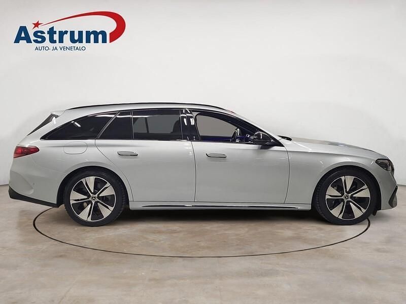 Käytetty Mercedes E300 AMG line 313 HP (230 kW) 2024 Hopea Farmari