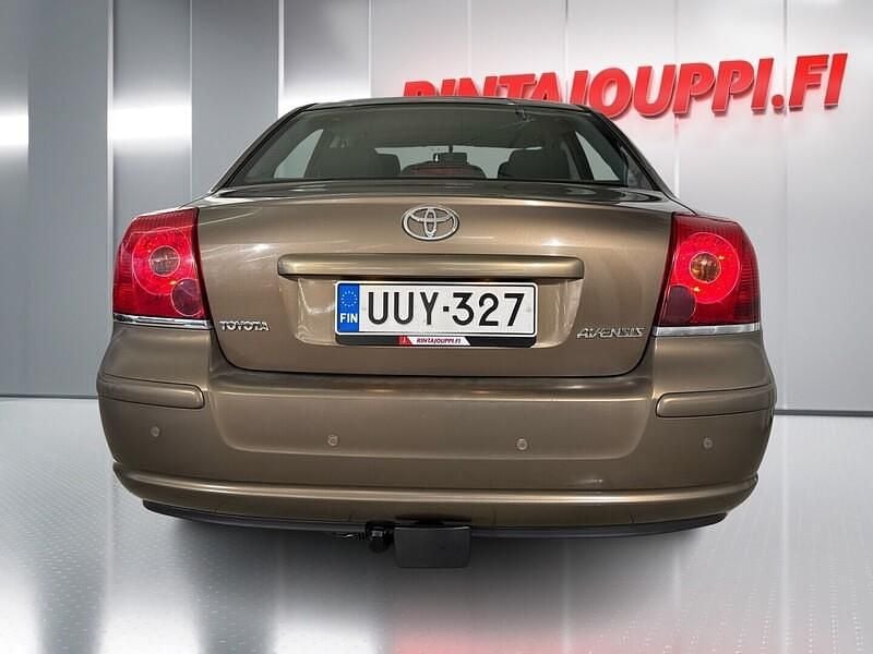 Käytetty Toyota Avensis Terra 110 HP (80 kW) 2006 Sedan