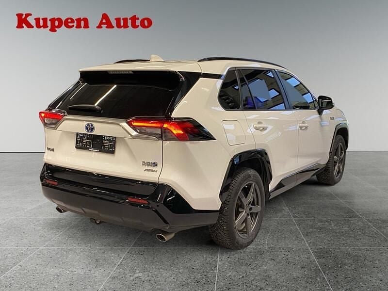 Käytetty Toyota RAV4 Hybrid Edition 185 HP (136 kW) 2023 Katumaasturi