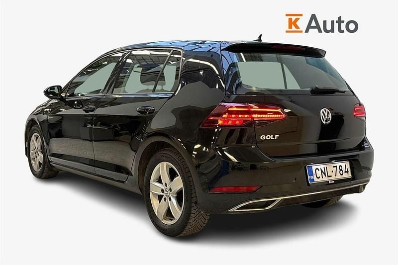 Käytetty VW Golf VII Highline 116 HP (85 kW) 2019 Musta Viistoperä