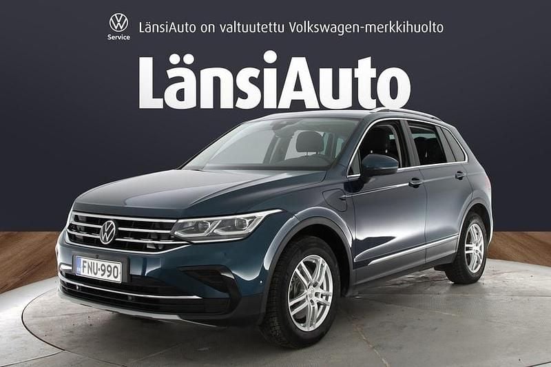 Käytetty VW Tiguan 245 HP (180 kW) 2022 Katumaasturi