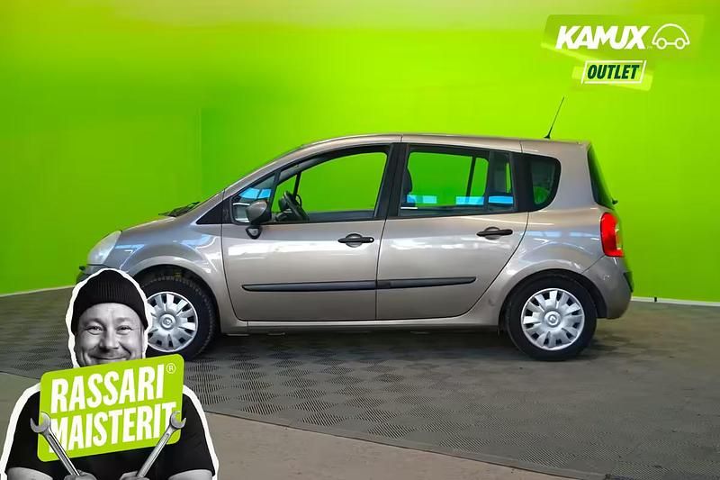 Käytetty Renault Grand Modus 75 HP (55 kW) 2009 Tila-auto