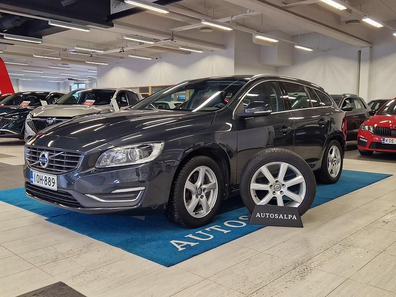 Käytetty Volvo V60 Standard 150 HP (110 kW) 2018 Farmari