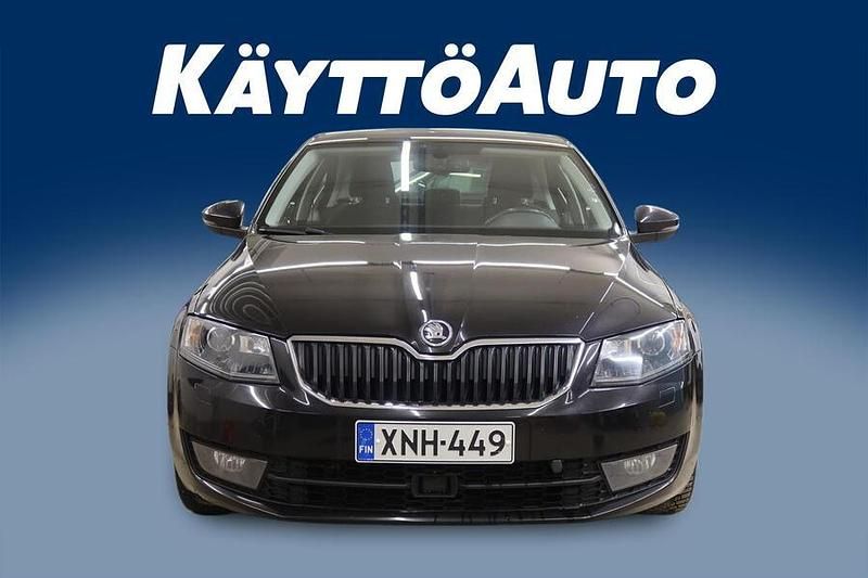 Käytetty Skoda Octavia Elegance 105 HP (77 kW) 2015 Musta Viistoperä