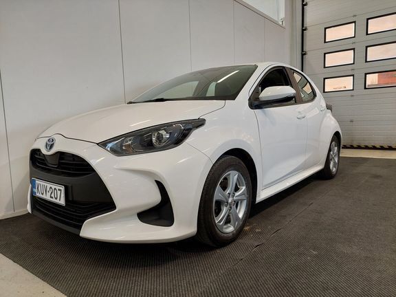 Valkoinen Käytetty 2022 Toyota Yaris Active Viistoperä | 18 940 € (Perustarjous) - Kuva 1/4