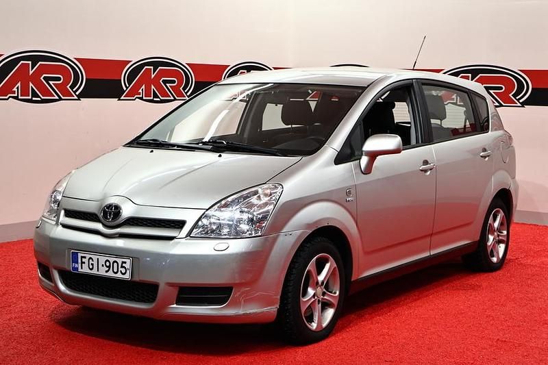 Käytetty Toyota Corolla Verso Terra 110 HP (80 kW) 2004 Hopea Tila-auto