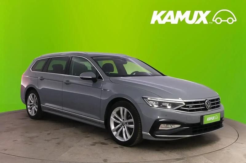 Käytetty VW Passat R-line 150 HP (110 kW) 2023 Hopea / harmaa Farmari