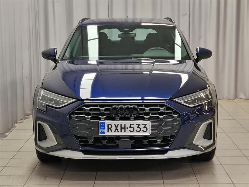 Käytetty Audi A3 e-tron 150 HP (110 kW) 2024 Sininen Viistoperä