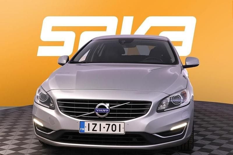Käytetty Volvo V60 Summum 288 HP (211 kW) 2016 Farmari