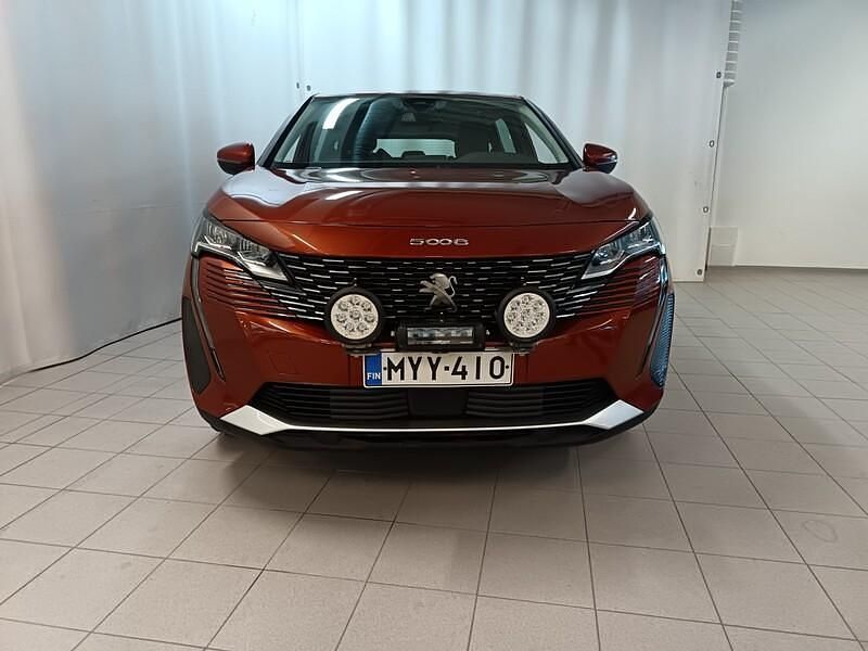 Käytetty Peugeot 5008 Active 131 HP (96 kW) 2021 Ruskea Tila-auto