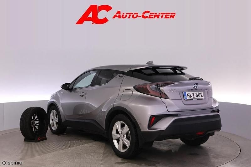 Käytetty Toyota C-HR Premium 122 HP (89 kW) 2017 Hopea Katumaasturi