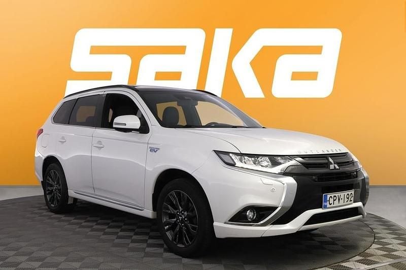 Käytetty Mitsubishi Outlander P-HEV Edition 200 HP (147 kW) 2018 Katumaasturi